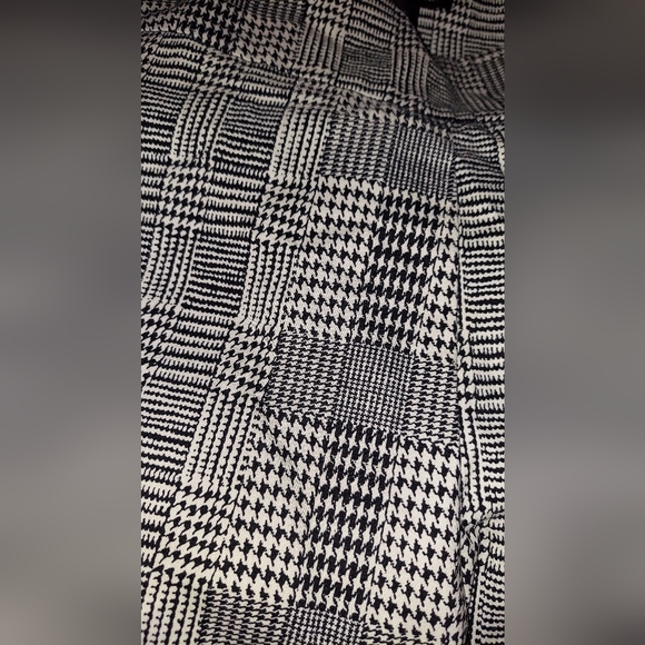 Womans Plus Size Houndstooth Plaid Print Pants Zac & Rachel size 22W - Picture 2 of 4